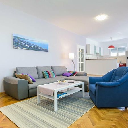 Vacation House Bile Kastela Exterior photo