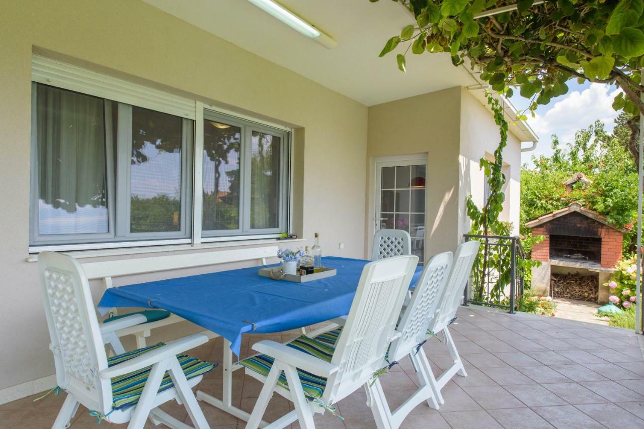 Vacation House Bile Kastela Exterior photo