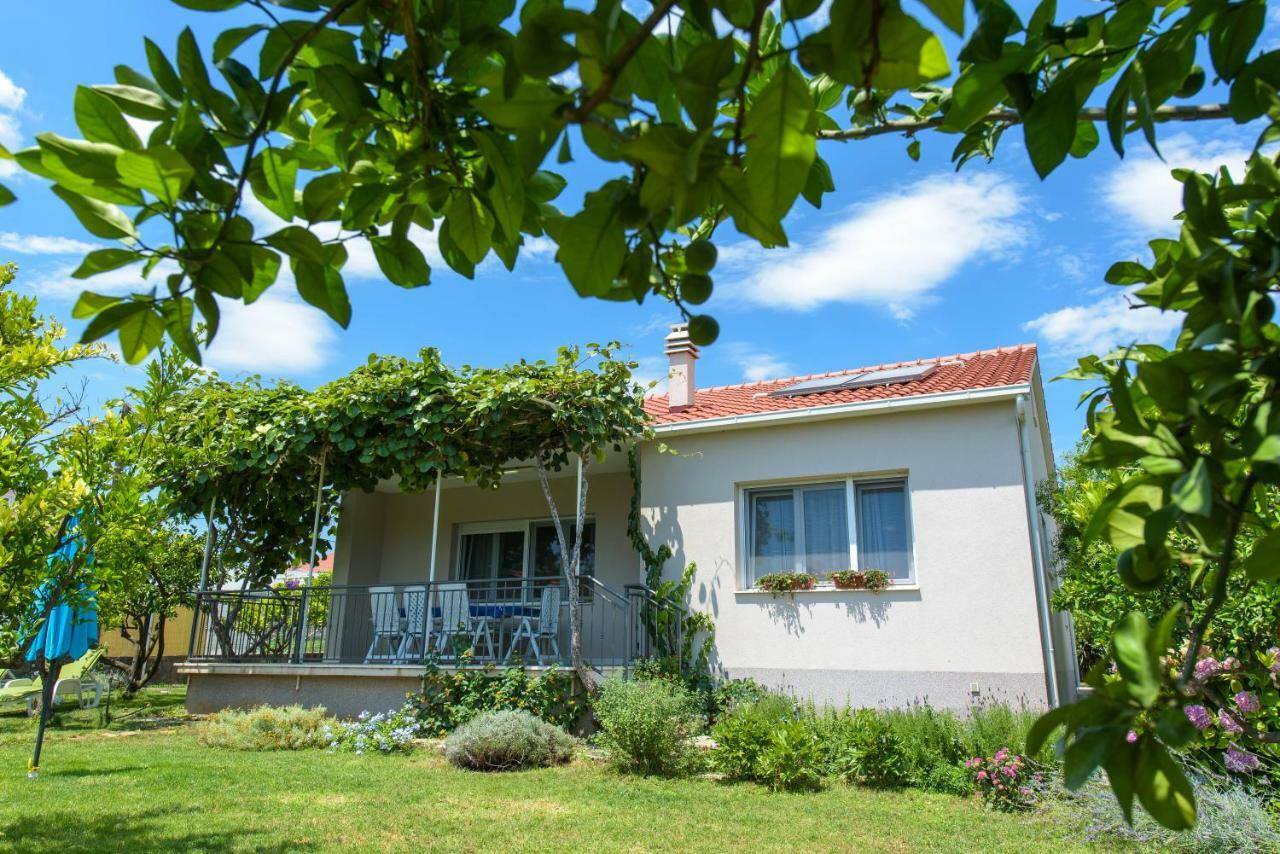 Vacation House Bile Kastela Exterior photo