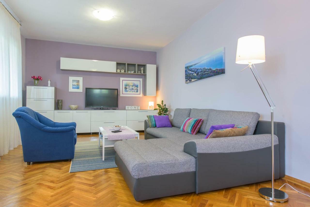 Vacation House Bile Kastela Exterior photo